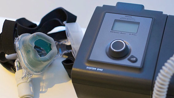 Ein Atemgerät von Philips Respironics. © Getty Images Foto: Jasper Juinen/Bloomberg