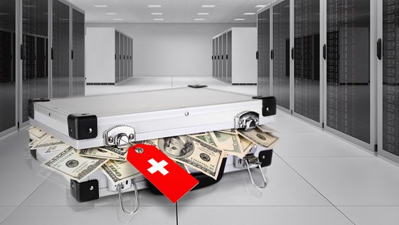 Ein mit Dollar-Noten gefüllter und mit Schweiz Fahne markierter Metallkoffer steht in einem Serverraum (Montage). © fotolia.com Foto: Africa Studio, designsoliman, Fabian Schmidt