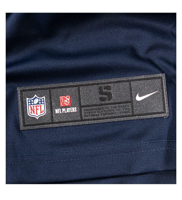 Genuine, laser-cut, embossed jock tag sewn-on Nike Dri-FIT fabric ensures authenticity.