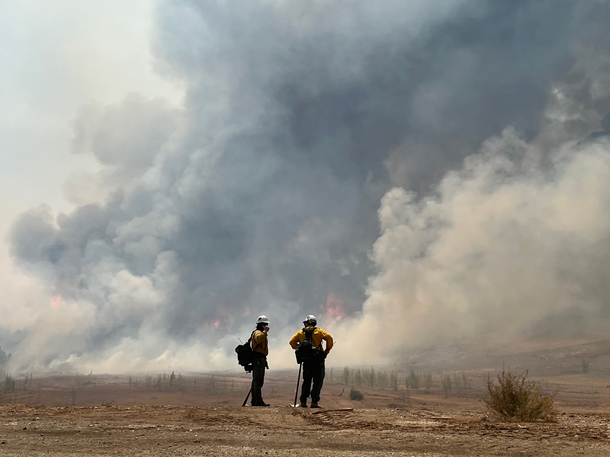 Lakeview Hotshots monitoring the fireline.