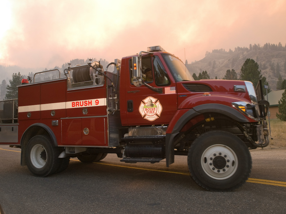 An engine crew assigned to the Elk Complex