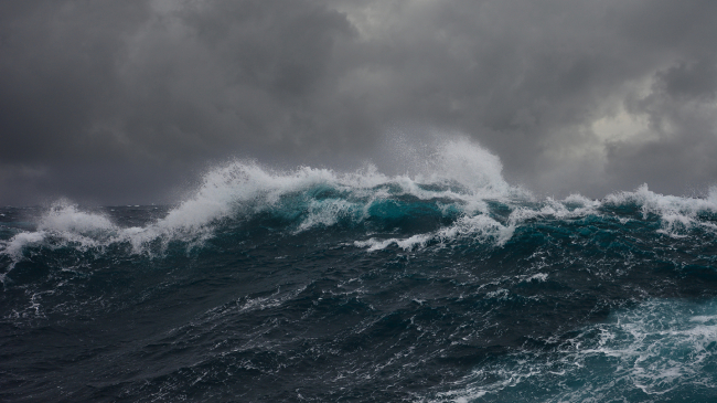 Hurricane waves. 