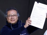 Presidente Gustavo Petro firma y sanciona la pensional