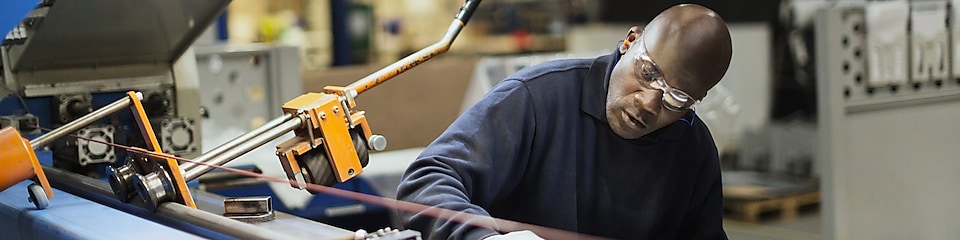 A Shell expert precisely draws a line before using machinery.