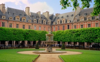 Place des Vosges, Paris