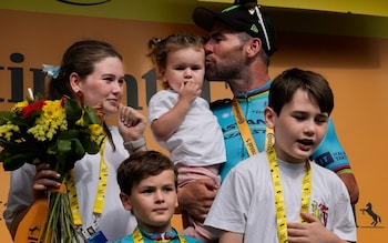 Cavendish on the podium with his kids