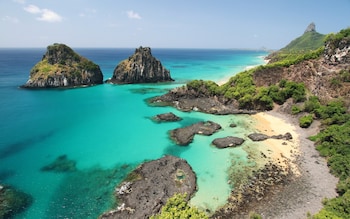 Fernando de Noronha beaches travel