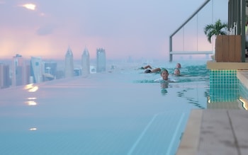 Aura Skypool 