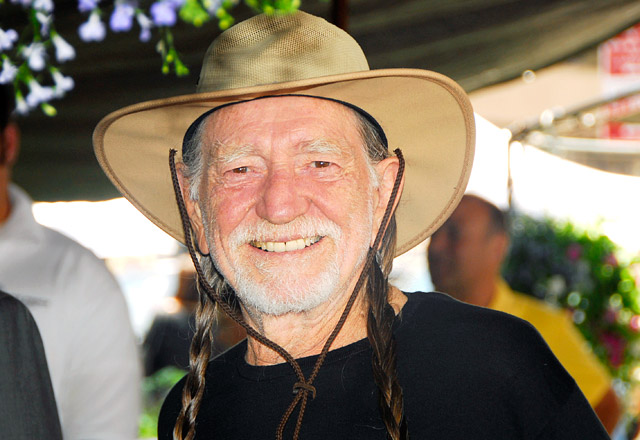 1326999158_willie nelson lg