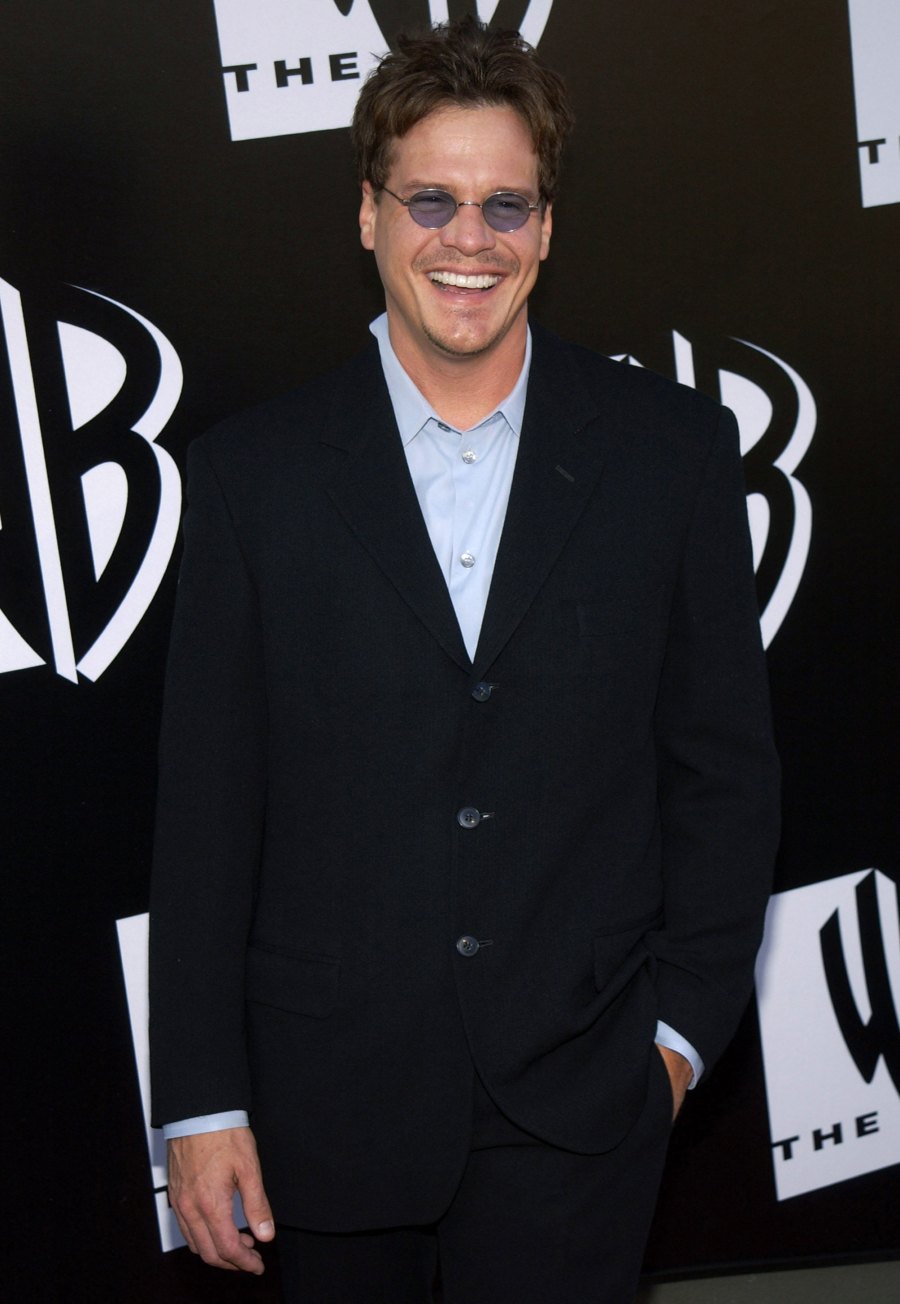 Craig Sheffer Wearing Purple Glasses TV Dad On One Tree Hill