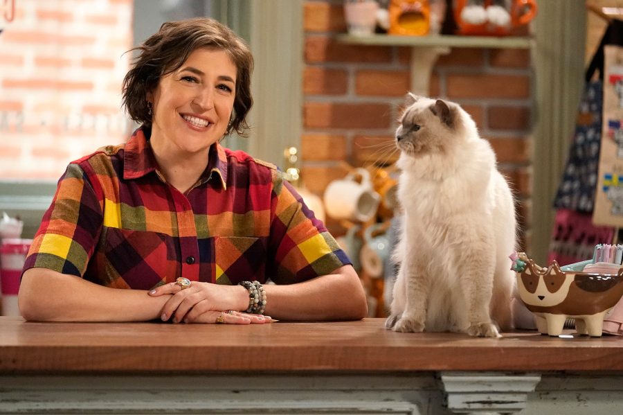 Call Me Kat TV Winter Wonderland Mayim Bialik