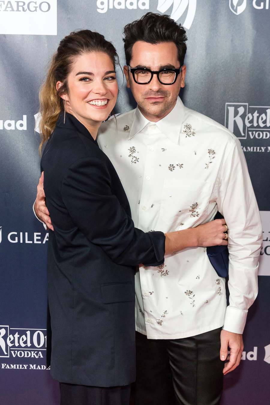 Annie Murphy Is Bribing Dan Levy for a Schitt’s Creek Movie Gallery