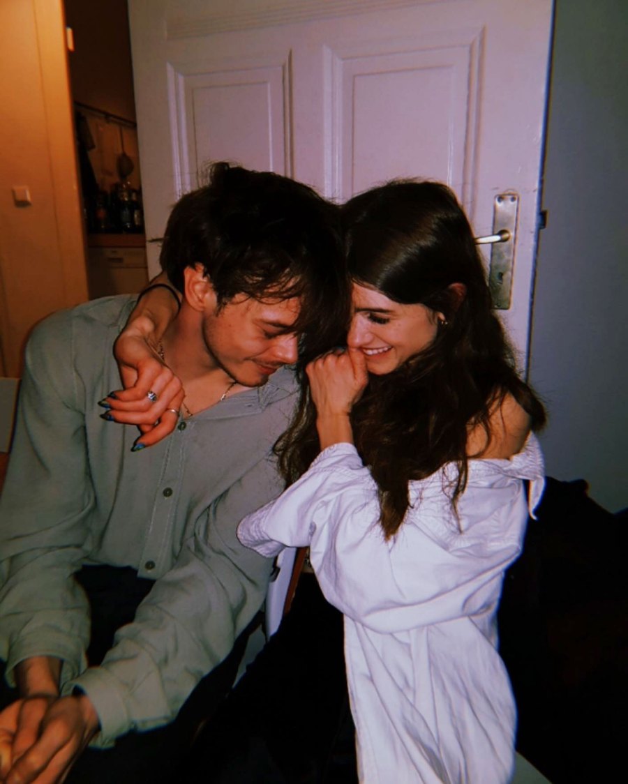 Natalia Dyer Charlie Heaton Relationship Timeline