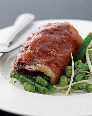 Sobrecoxa de frango com presunto cru (Foto: Rogério Voltan/Casa e comida)