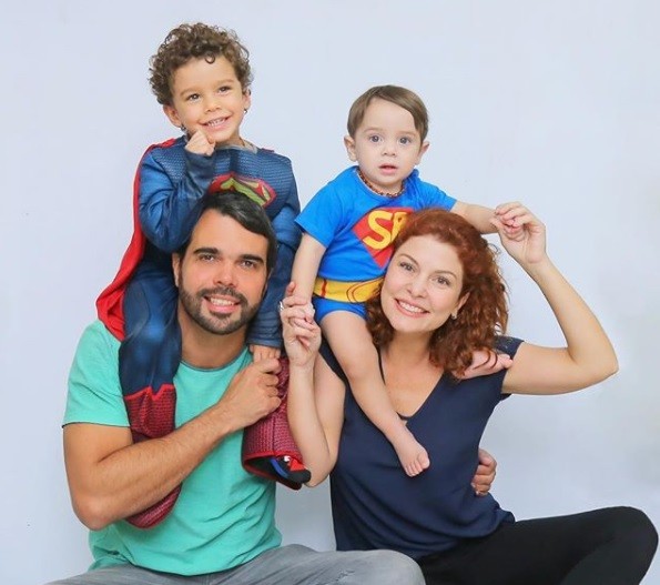 Bárbara Borges, o marido e os filhos (Foto: Reprodução / Instagram)