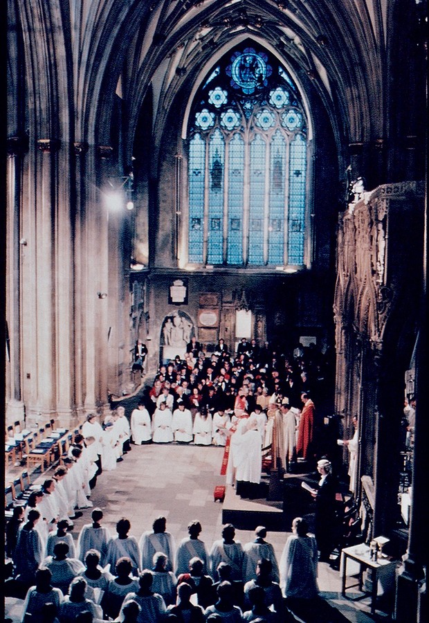 TÃO PERTO, TÃO LONGE Ordenação em 1994 de 32 mulheres na Igreja Anglicana,  a denominação protestante mais próxima dos católicos.  O Vaticano resiste à abertura (Foto: Matthew Polak/Sygma/Corbis)