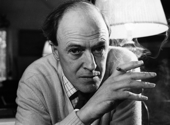 O escritor britânico Roald Dahl (1916 - 1995), em foto de 1971 (Foto:  Ronald Dumont/Daily Express/Getty Images)