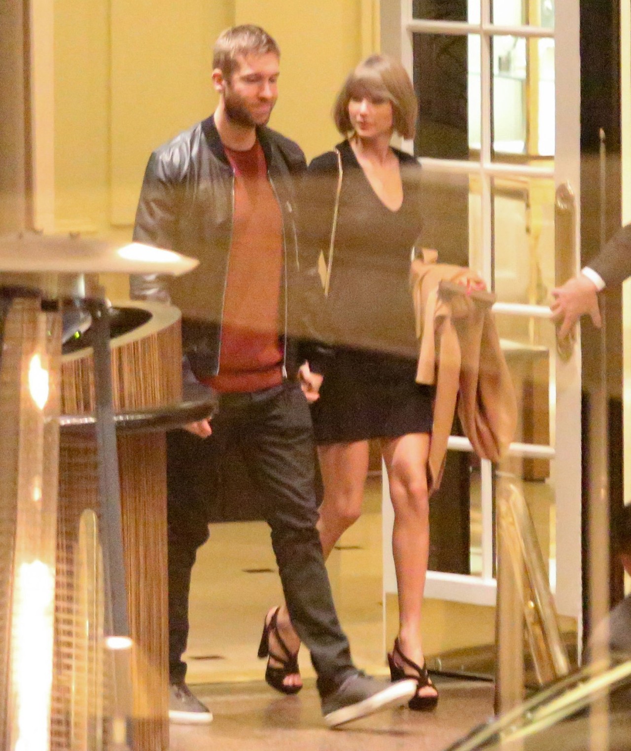 ohsoswiftly:
“ Taylor Swift and Calvin Harris dinner date at Beverly Wilshire hotel
”
Aaaaaahhhhhhhhhhhh