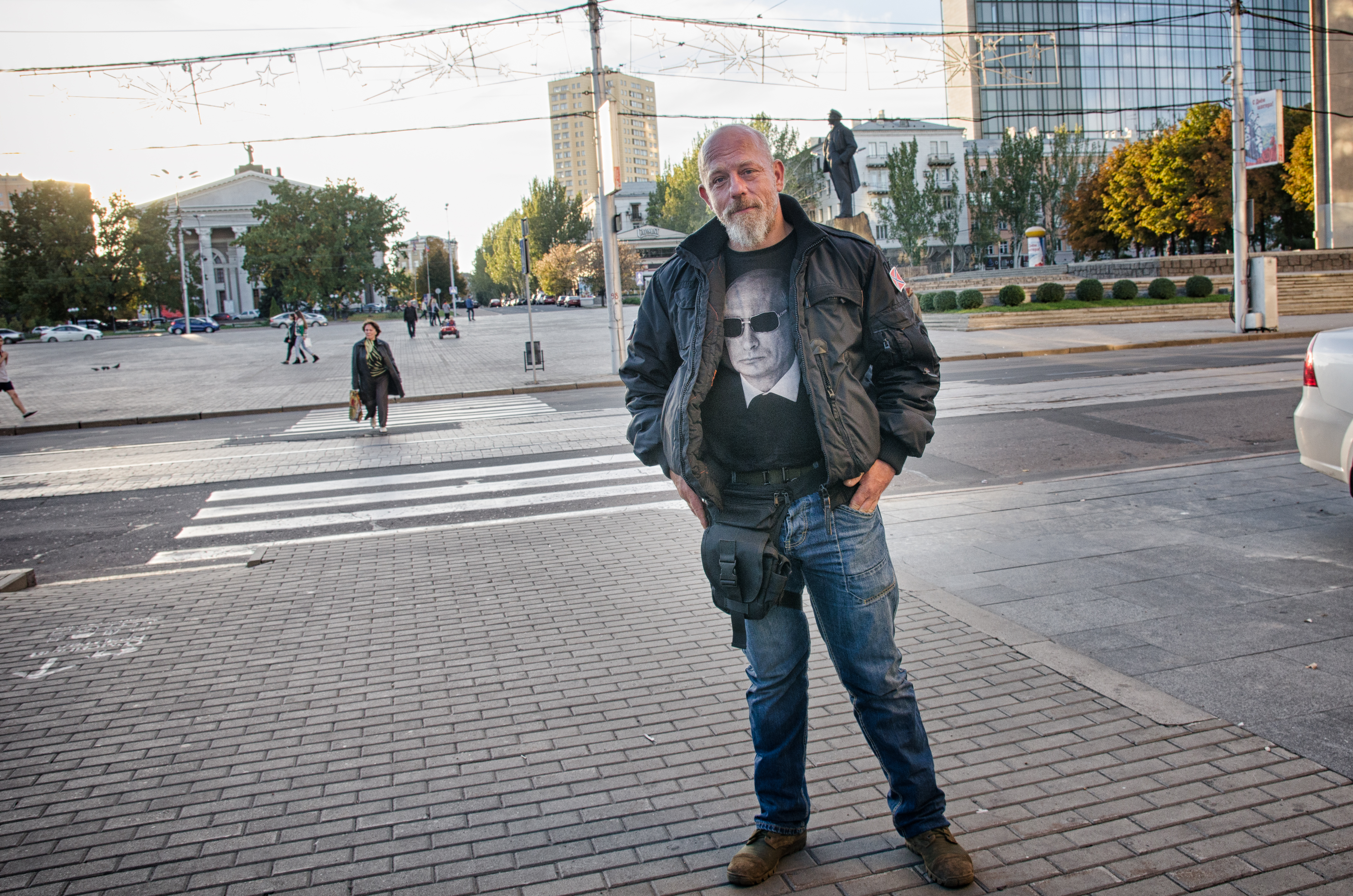 Mário Reitman, 7-krát súdne trestaný rasistický skinhead z Banskej Bystrice, je v Donecku takisto známy zneužívaním finančných darov od slovenských a českých prispievateľov. Foto – Tomáš Forró