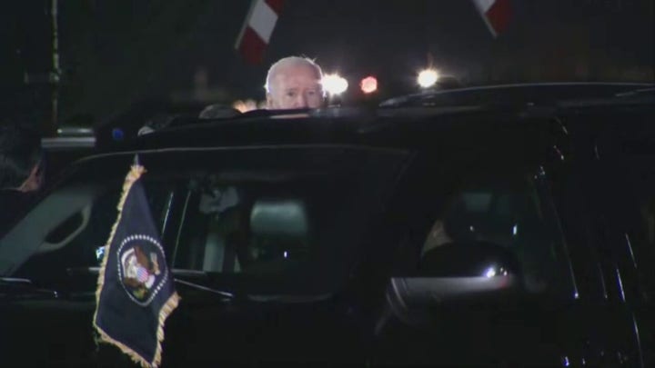 Biden appears perplexed amid arrival to Delaware following anti-Trump speech