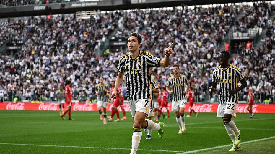 Federico Chiesa celebrates goal