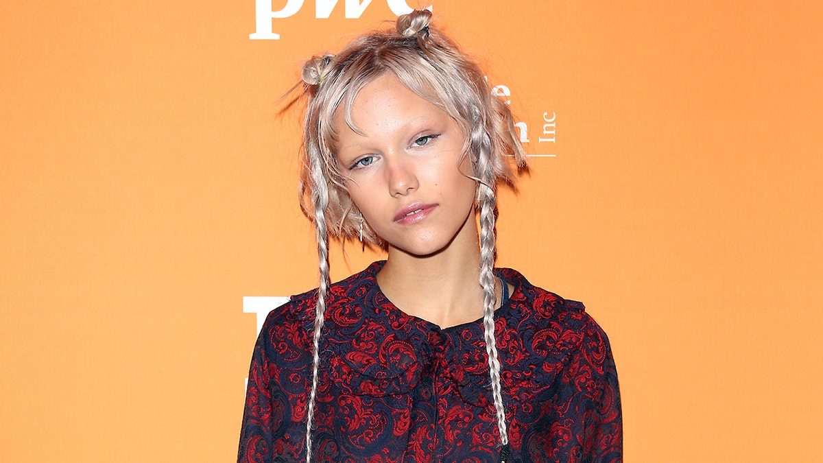 Grace VanderWaal eyebrows