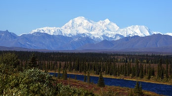 Senator blasts federal parks officials for reportedly barring American flags in beloved national park