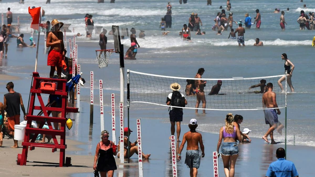 Crowds of people at Daytona Beach