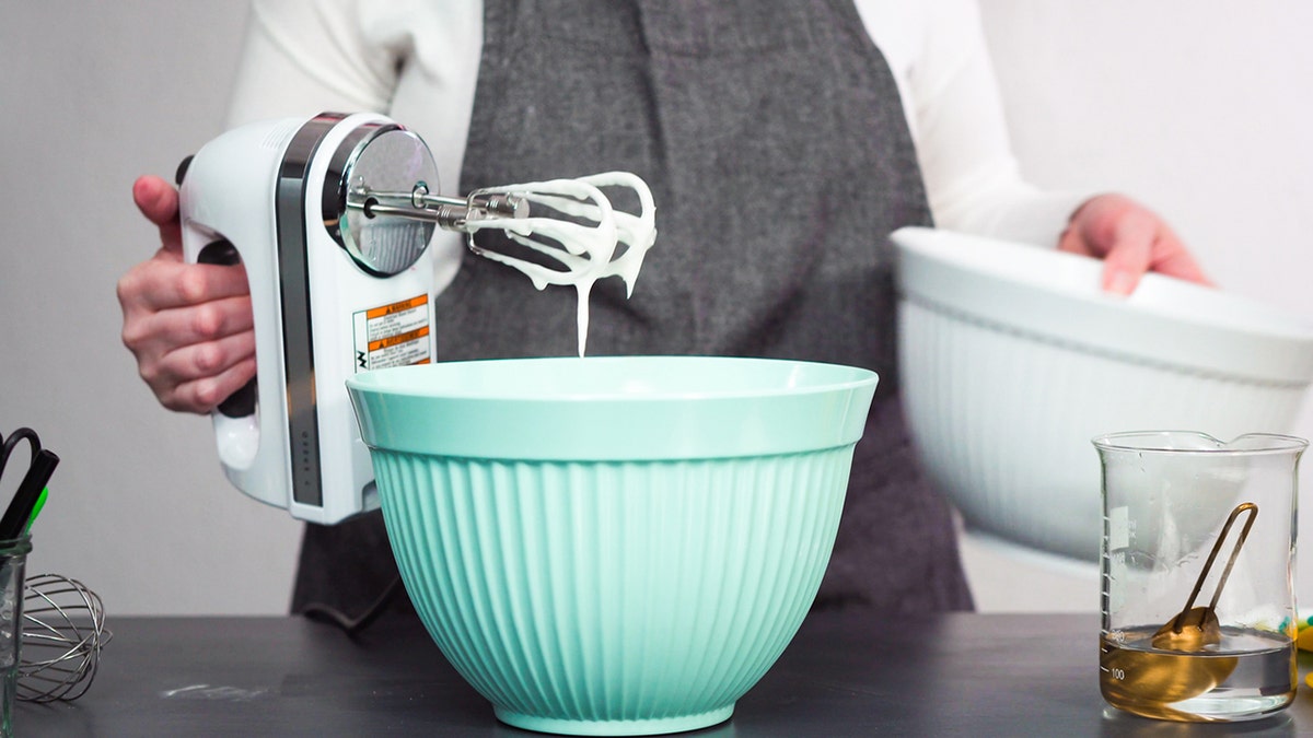 hand mixer and bowl