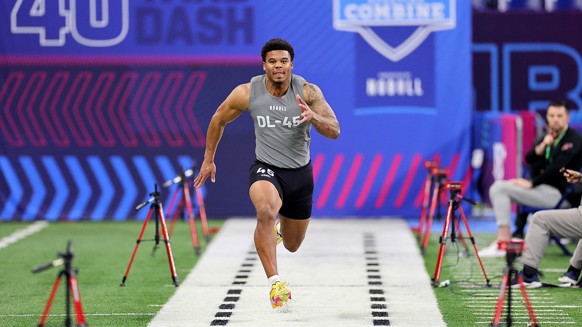 Chop Robinson runs 40-yard dash