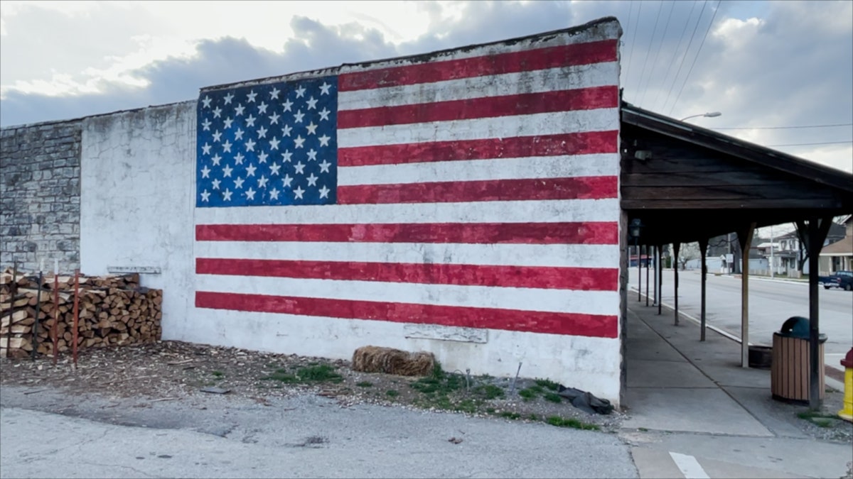 flag mural in noel missouri