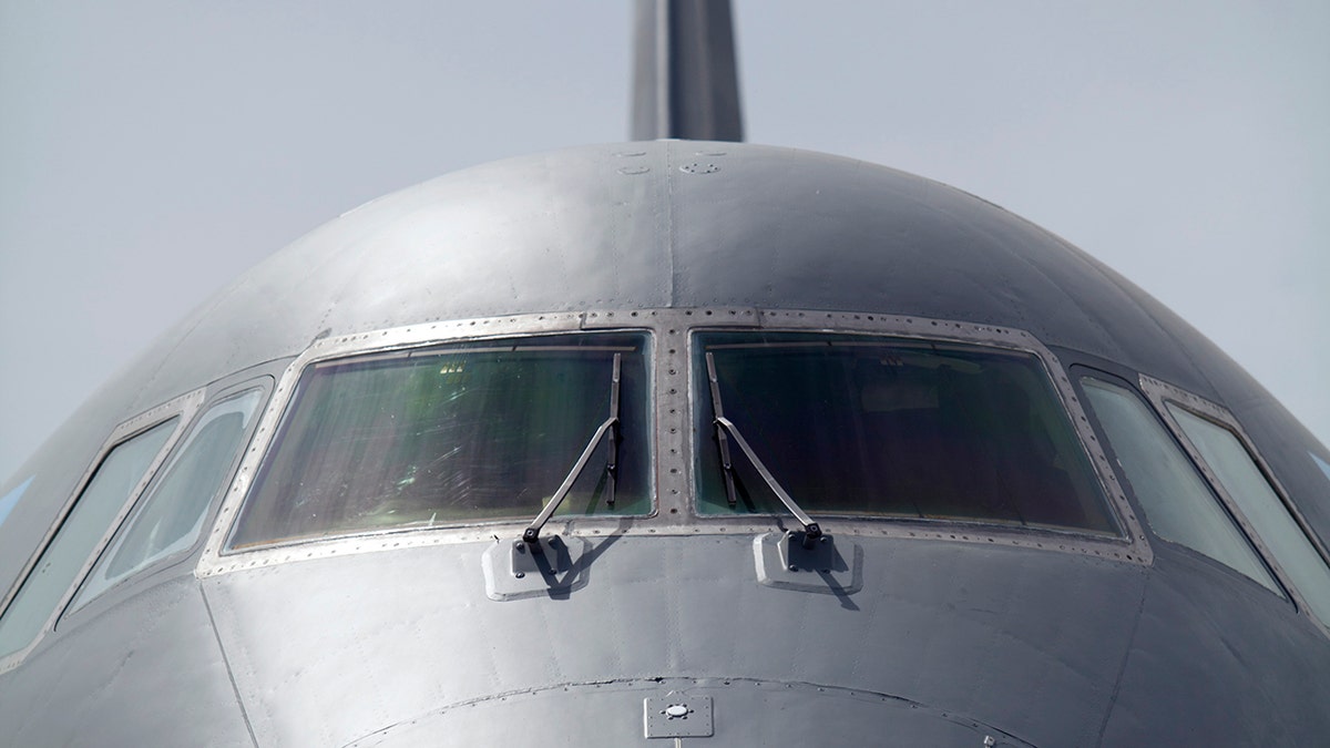 Airplane windshields