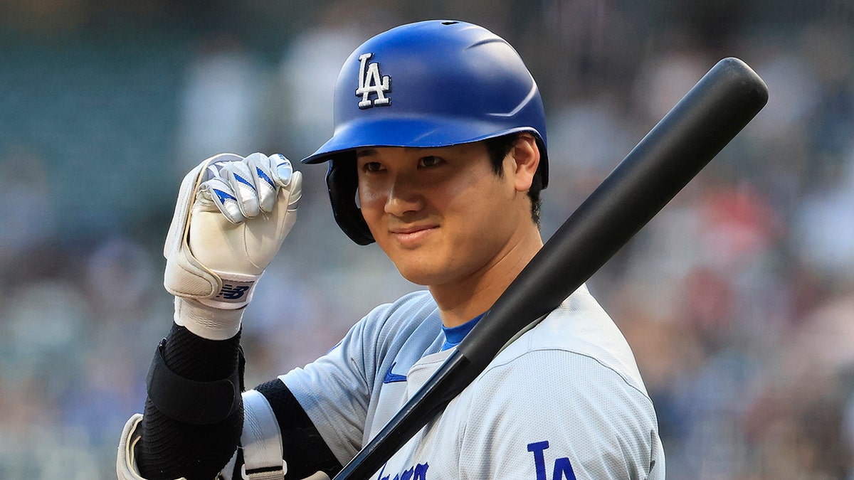 Shohei Ohtani nods to dugout