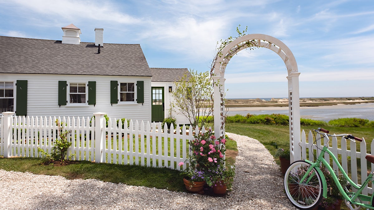 The Dunes cottage exterior