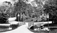 Caminhos sinuosos. Os jardins e a ponte do Passeio Público, no Centro do Rio