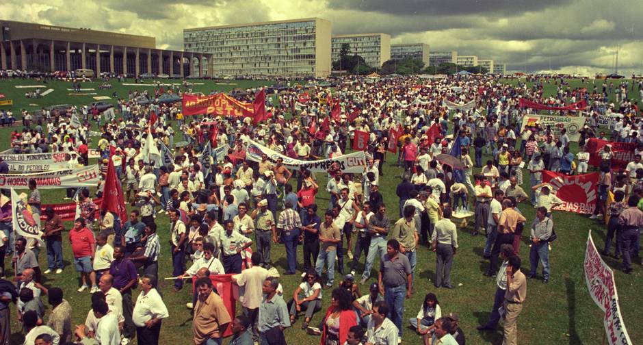 Ato. Após a criação da URV, protesto na Esplanada dos Ministérios, em Brasília