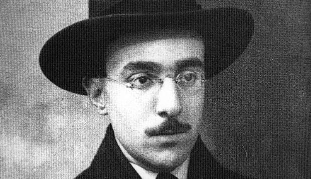 Várias faces. O poeta português Fernando Pessoa teve heterônimos com os quais assinava seus poemas