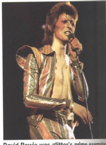 Talento múltiplo. Em 1972, travestido como Ziggy Stardust: surpreendente do início ao fim da carreira