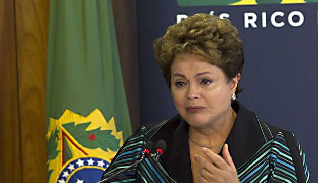 Memória viva. A presidente Dilma Rousseff se emociona durante cerimônia de entrega do Relatório Final da Comissão Nacional da Verdade