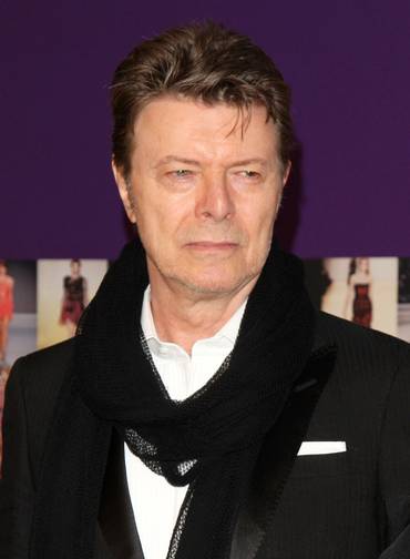 Gênio. O cantor, compositor, ator e produtor musical inglês David Bowie, conhecido como o camaleão do rock, inovador na estética e performance, faleceu aos 69 anos em 11 de janeiro 2016