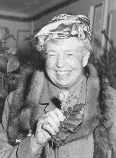 Eleanor Roosevelt. Mulher de Franklin Delano Roosevelt (1932-1945), apoiou o presidente na política do New Deal e se preocupava com justiça social