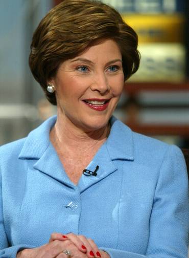 Laura Bush. Mulher do presidente George W. Bush (2001-2009), ela dedicou seus anos em Washington a promover a alfabetização de crianças em todo o país, seguindo o exemplo de sua sogra, Barbara Bush