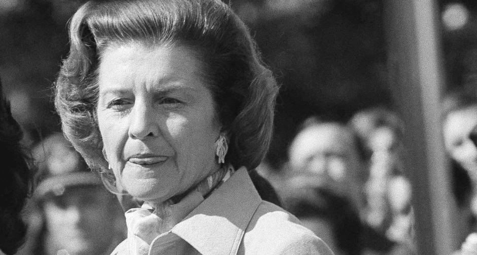 Betty Ford. Era uma mulher progressista, que defendeu abertamente a igualdade de gênero, a homossexualidade, a legalização do aborto e do consumo de maconha durante o governo de Henry Ford (1974-1977)