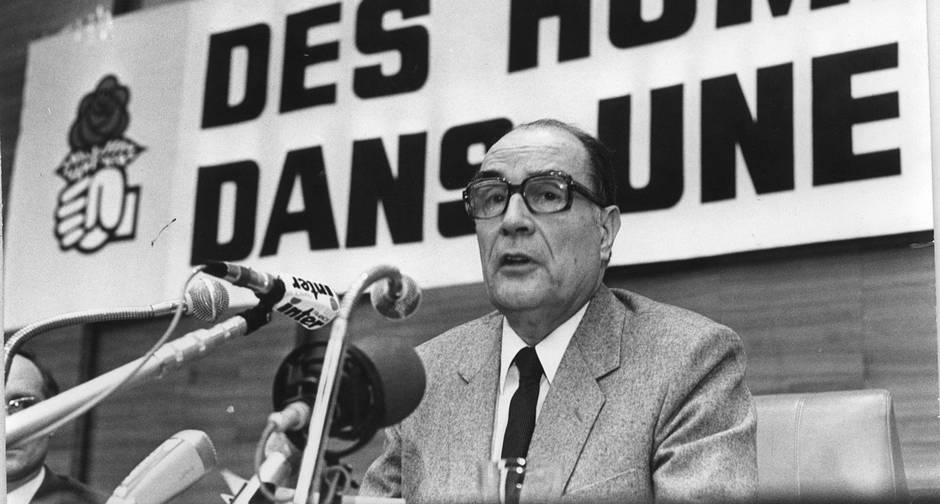 Sete anos depois. O líder socialista François Mitterrand em campanha para as eleições presidenciais de 1981, quando se sagrou vencedor: vitória após a primeira derrota em 1974