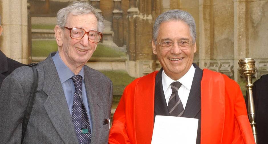 Encontro. O historiador Eric Hobsbawm e o então presidente Fernando Henrique Cardoso, sociólogo de formação, na Universidade de Oxford, na Inglaterra