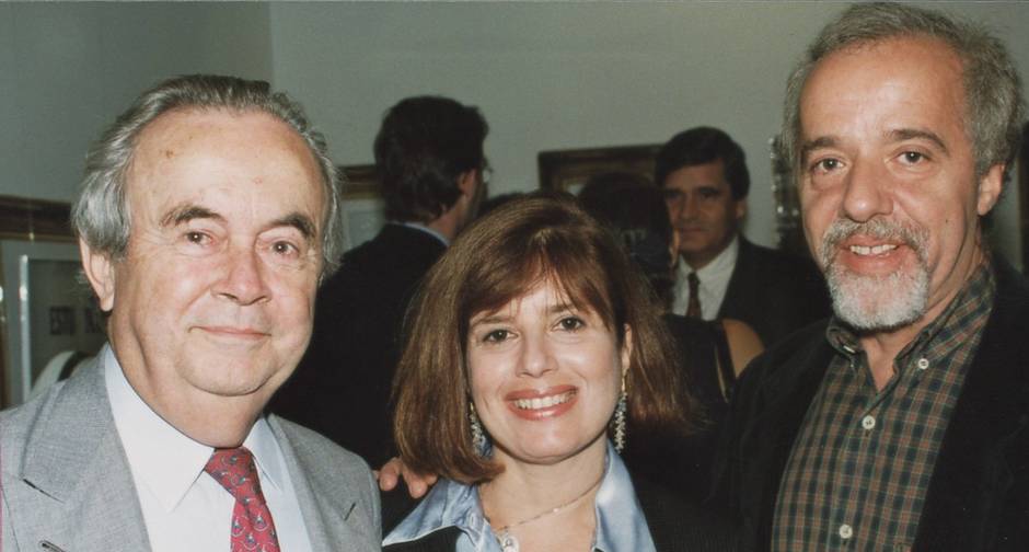 Evento. Mauro Salles, Christina Oiticica e o marido Paulo Coelho, na abertura da mostra de trabalhos do publicitário, no Espaço Cultural Mauá