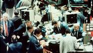 Crash. Agitação de analistas e corretores da bolsa de valores de Nova York durante a quebra de 1987: maior baixa desde 1929