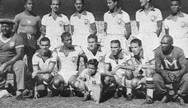 Na fatídica final de 1950, no Maracanã (Uruguai 2 x 1 Brasil), foi a última vez em que o uniforme branco entrou em campo em uma Copa. Em pé, da esquerda para a direita: Barbosa, Augusto, Juvenal, Bauer, Danilo e Bigode. Agachados: Johnson (massagista), Friaça, Zizinho, Ademir Meneses, Jair Rosa Pinto, Chico e Mário Américo (massagista)