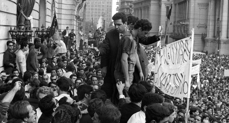 Estudantes participam do ato político Passeata dos Cem Mil, em 26 de junho de 1968, no Centro do Rio