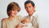 Aos quatro meses, o bebê William exibia um olhar de susto que contrastava com os sorrisos felizes dos pais, Charles e Diana. O divórcio do casal real mostrou que a única expressão verdadeira da foto era a da criança